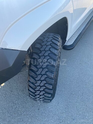 Volkswagen Amarok-12