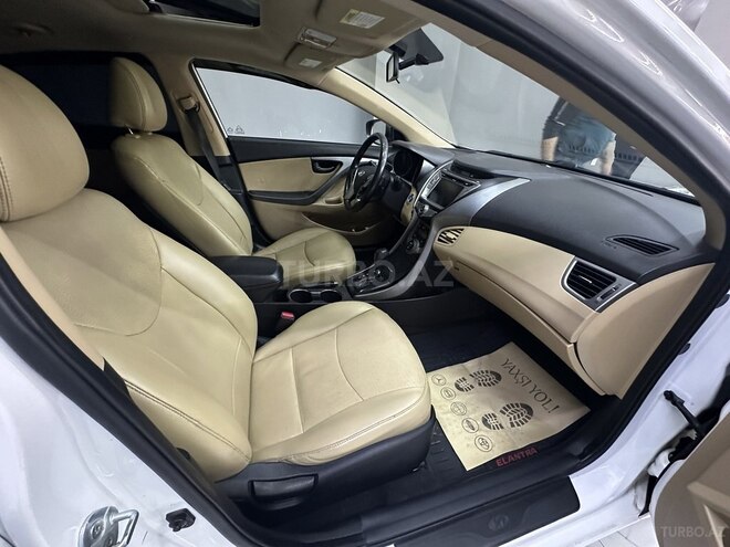Hyundai Elantra-6