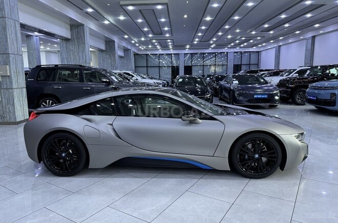 BMW i8-5