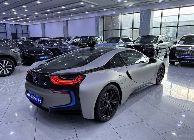 BMW i8-7