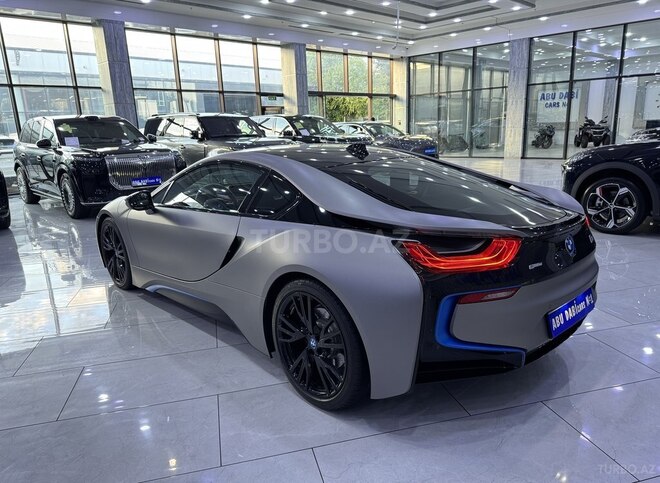 BMW i8-8