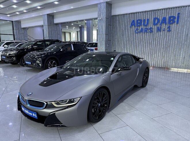 BMW i8-1
