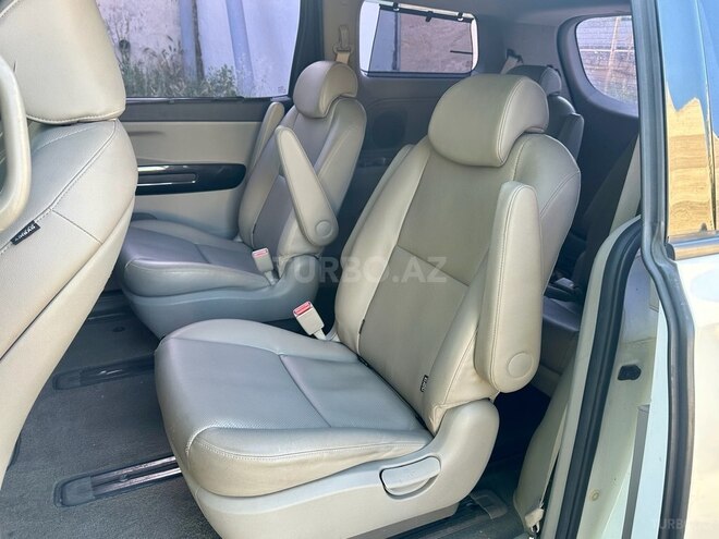 Kia Carnival-6
