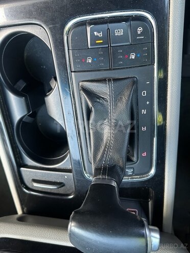 Kia Carnival-11