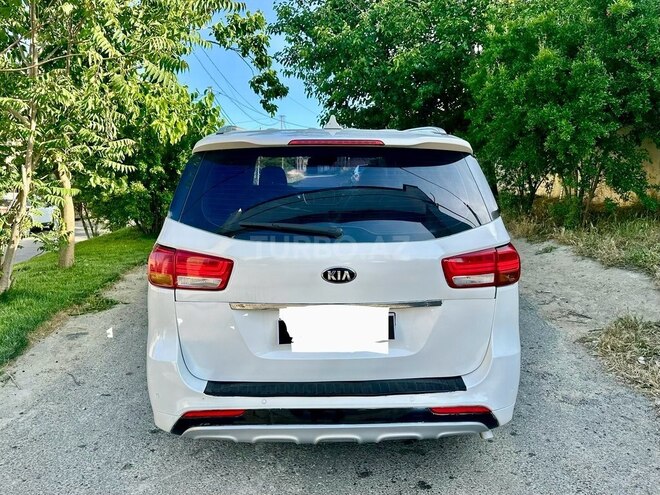 Kia Carnival-9