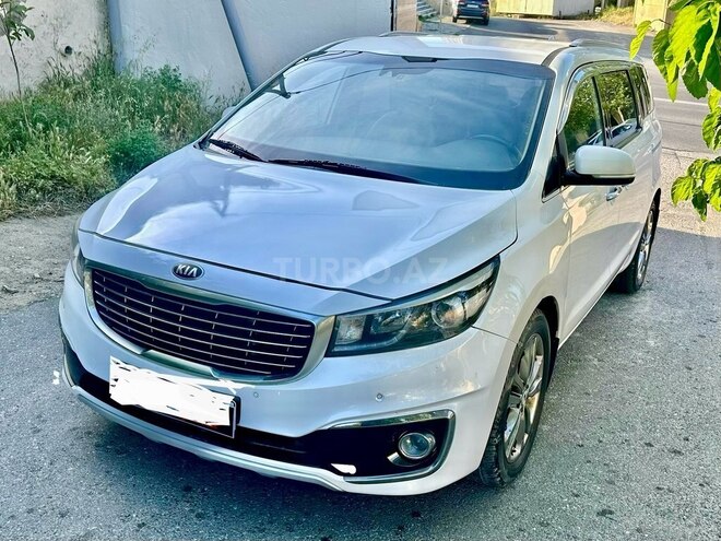 Kia Carnival-5