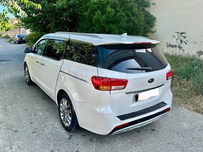 Kia Carnival-10
