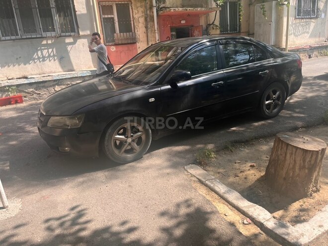Hyundai Sonata-4
