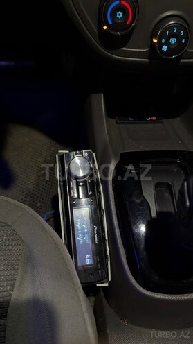 Chevrolet Cobalt-12