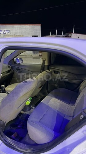 Chevrolet Cobalt-10