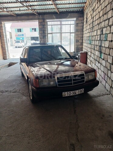 Mercedes 190-1