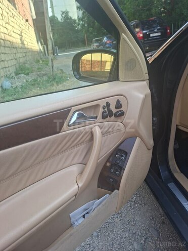 Mercedes C 240-11
