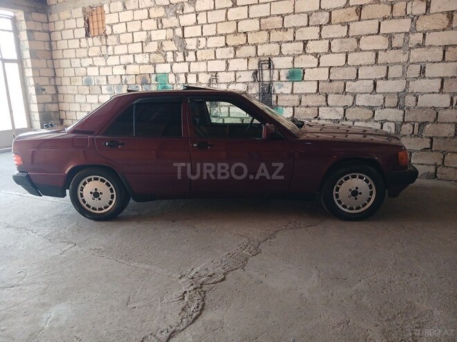 Mercedes 190-4