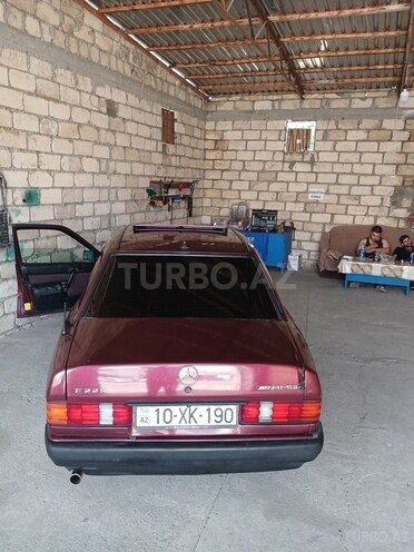 Mercedes 190-17