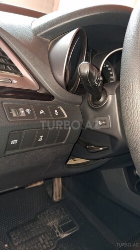 Hyundai Santa Fe-13