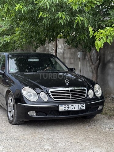 Mercedes E 270-1