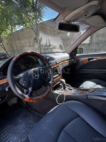 Mercedes E 270-5