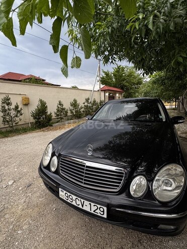 Mercedes E 270-3