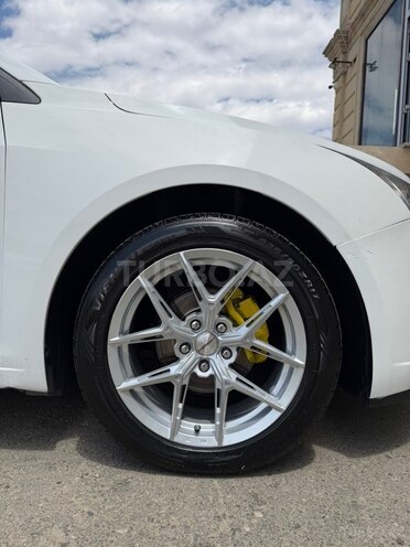 Chevrolet Cruze-11
