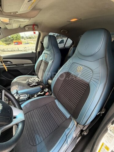 Chevrolet Cruze-13