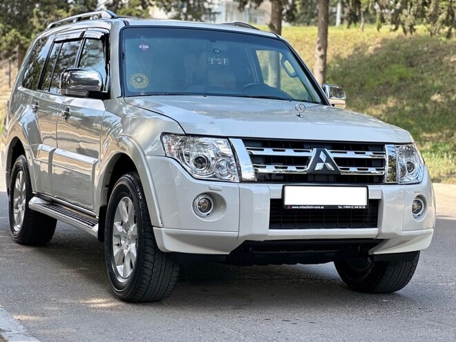 Mitsubishi Pajero-1
