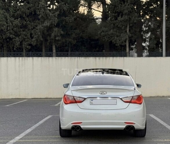Hyundai Sonata-2