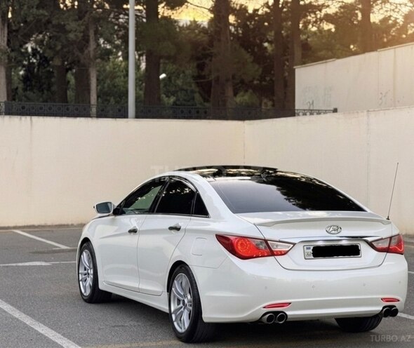 Hyundai Sonata-4