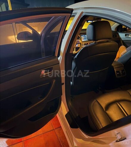 Hyundai Sonata-6