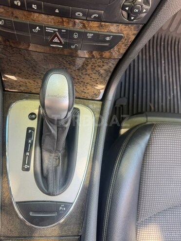 Mercedes E 270-6