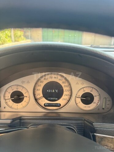 Mercedes E 270-5