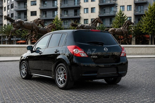 Nissan Tiida-2