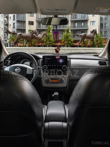 Nissan Tiida-8