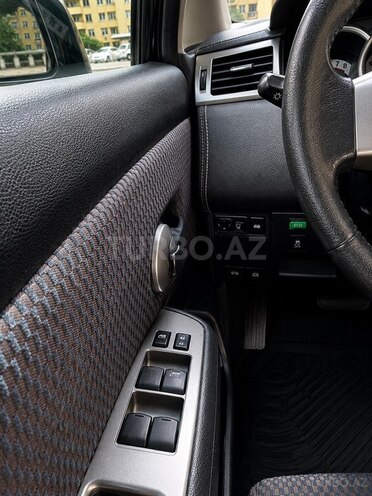 Nissan Tiida-11