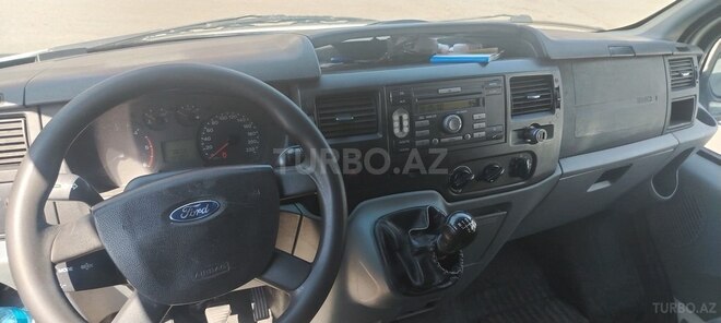 Ford Transit-2