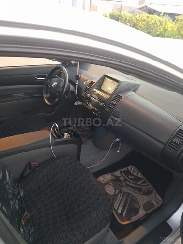 Toyota Prius-10