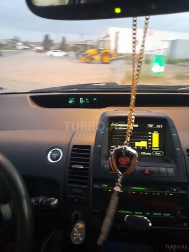 Toyota Prius-11