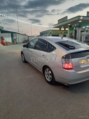 Toyota Prius-4