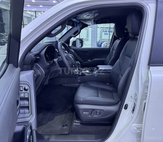 Toyota Land Cruiser-11