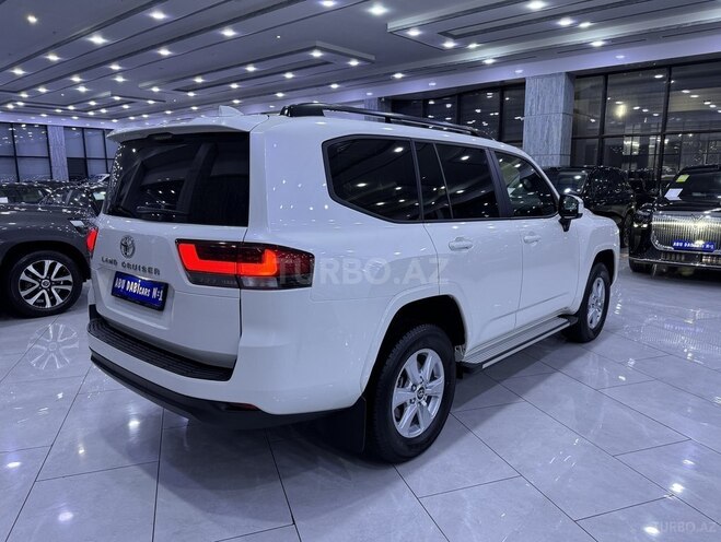 Toyota Land Cruiser-5