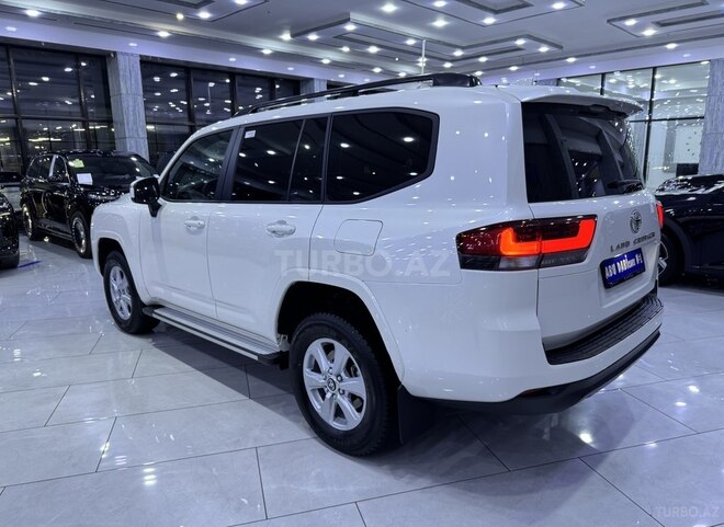 Toyota Land Cruiser-6