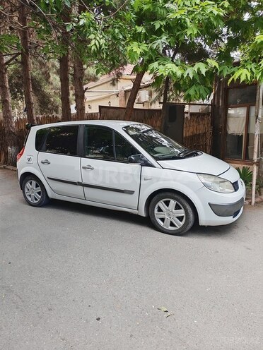 Renault Scenic-6