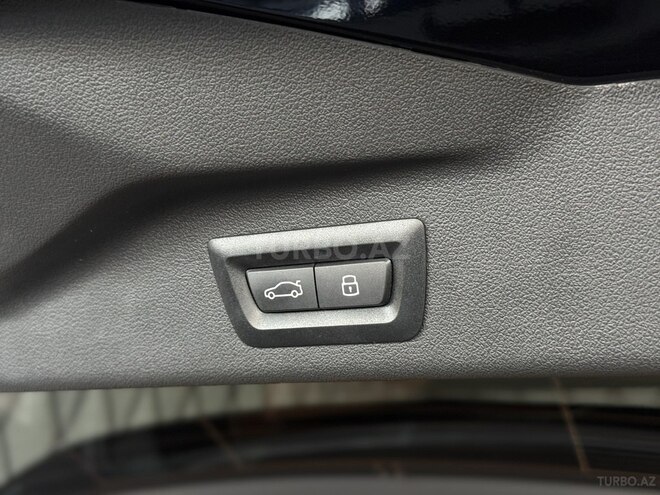 BMW X7-15