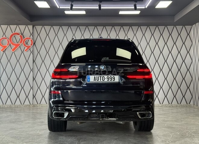 BMW X7-7