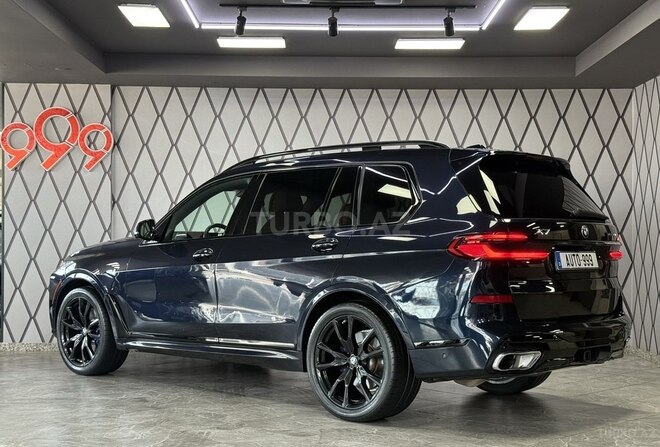 BMW X7-4