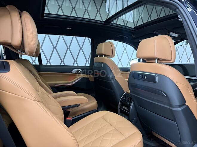 BMW X7-12