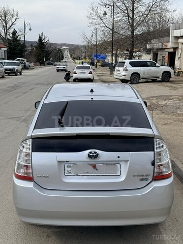 Toyota Prius-2