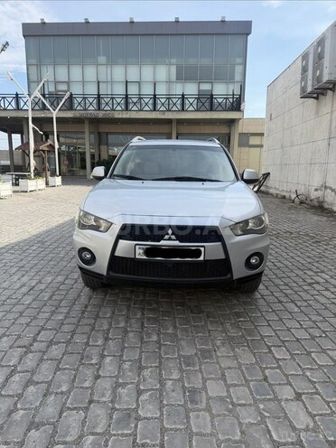 Mitsubishi Outlander-1
