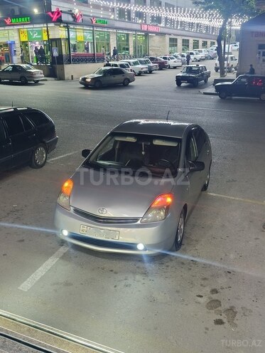 Toyota Prius-7