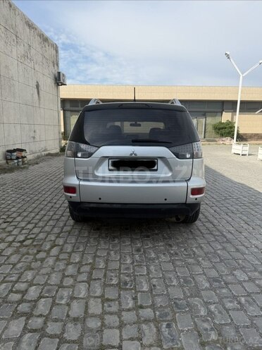 Mitsubishi Outlander-4