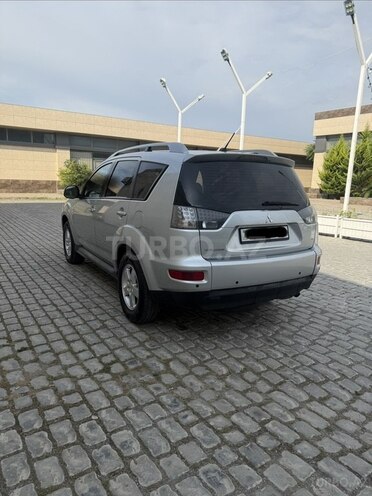 Mitsubishi Outlander-5